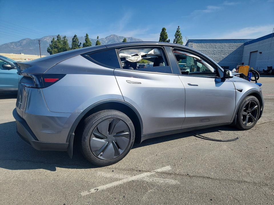 64480026 :رقم المزاد ، 7SAYGDEE3TF418507 vin ، 2026 Tesla Model Y مزاد بيع