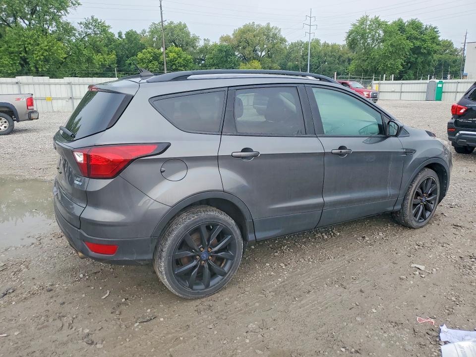 Продажа на аукционе авто 2019 Ford Escape, vin: 1FMCU9GD9KUA95776, номер лота: 64827326