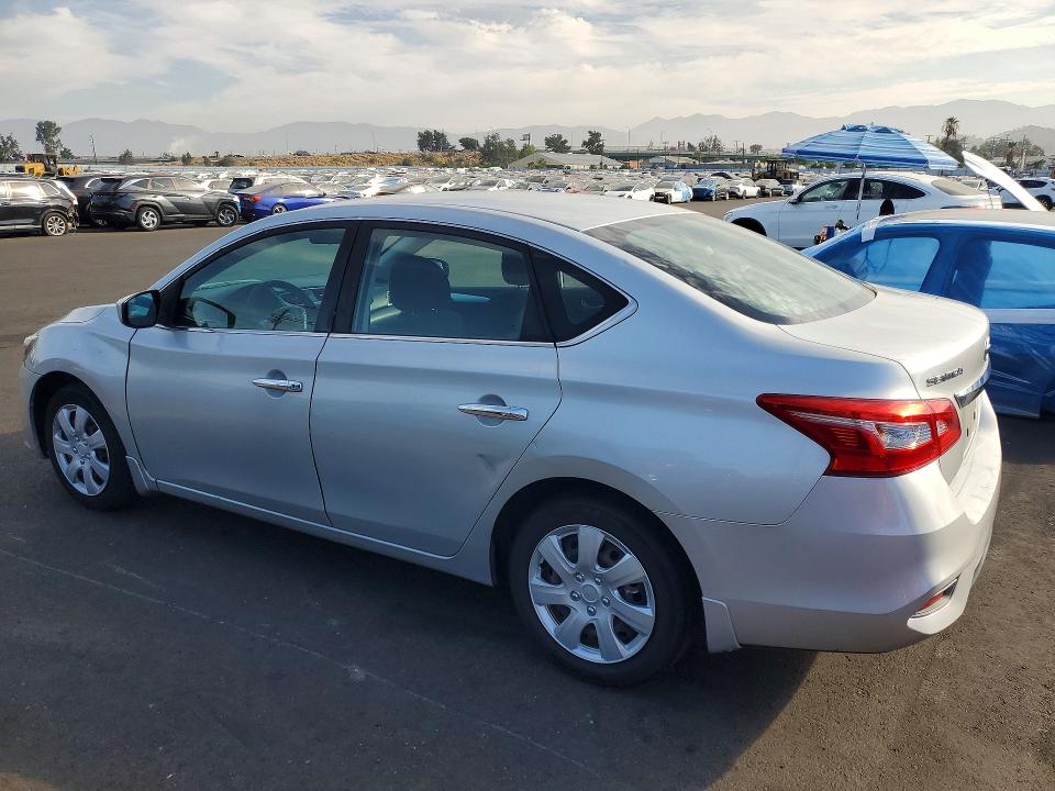 64813246 :رقم المزاد ، 3N1AB7AP1HY227284 vin ، 2017 Nissan Sentra مزاد بيع