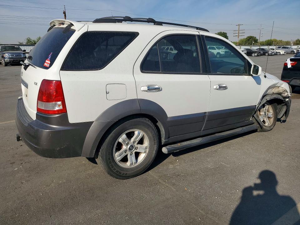 66301336 :رقم المزاد ، KNDJC733245332363 vin ، 2004 Kia Sorento مزاد بيع