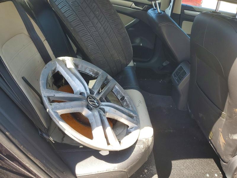 2015 Volkswagen Passat მანქანა იყიდება აუქციონზე, vin: 1VWBT7A37FC075011, აუქციონის ნომერი: 63640646