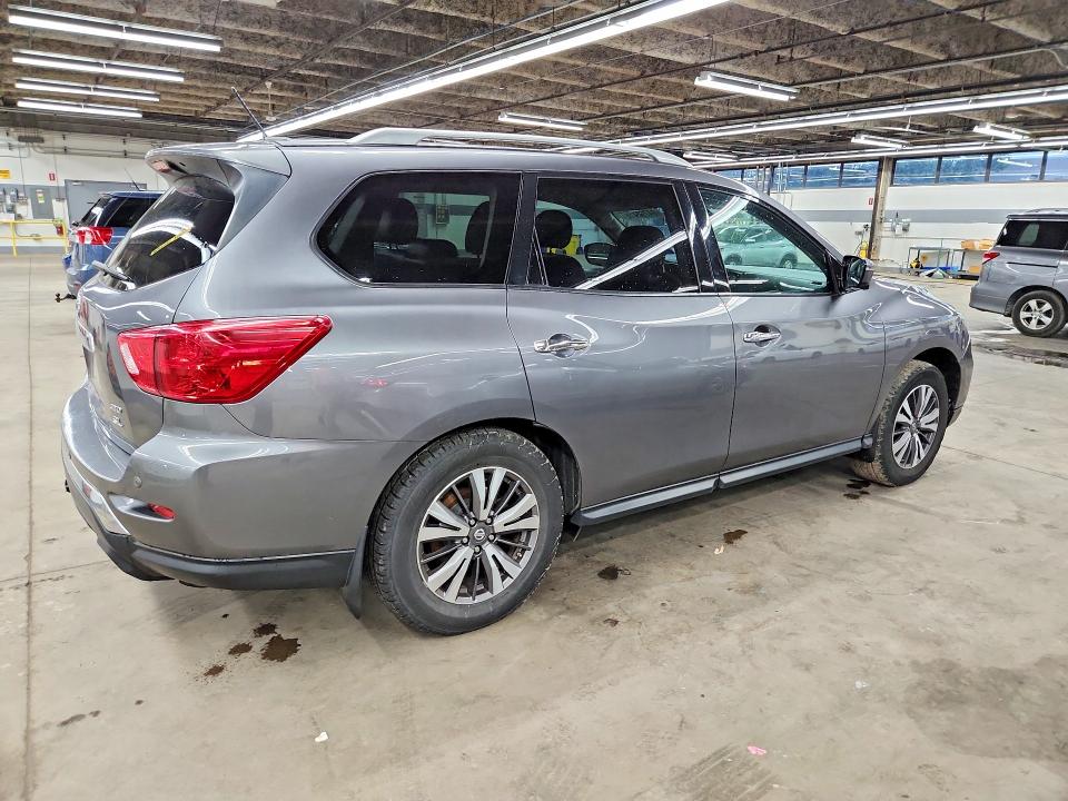 Продажа на аукционе авто 2017 Nissan Pathfinder, vin: 5N1DR2MM0HC689026, номер лота: 64798416