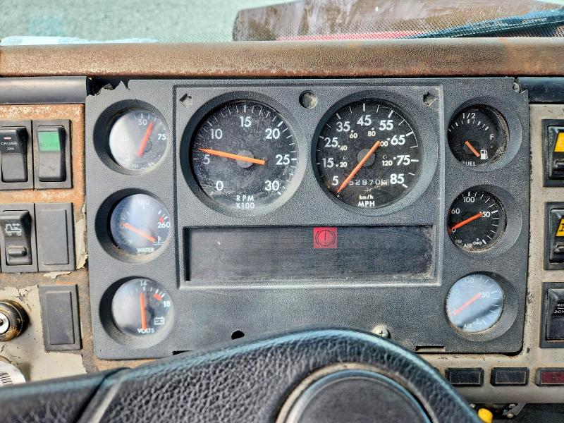 Продаж на аукціоні авто 1999 Freightliner Fl112, vin: 1FUYTMDB3XHB26678, номер лоту: 63153106