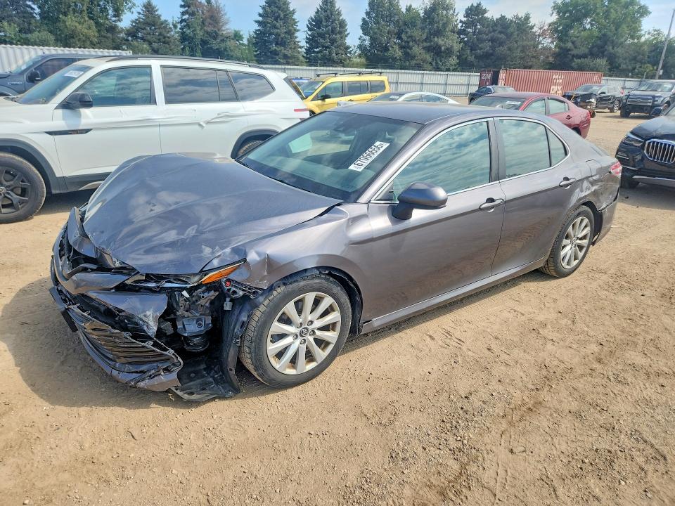67066656 :رقم المزاد ، 4T1B11HK3KU162312 vin ، 2019 Toyota Camry مزاد بيع