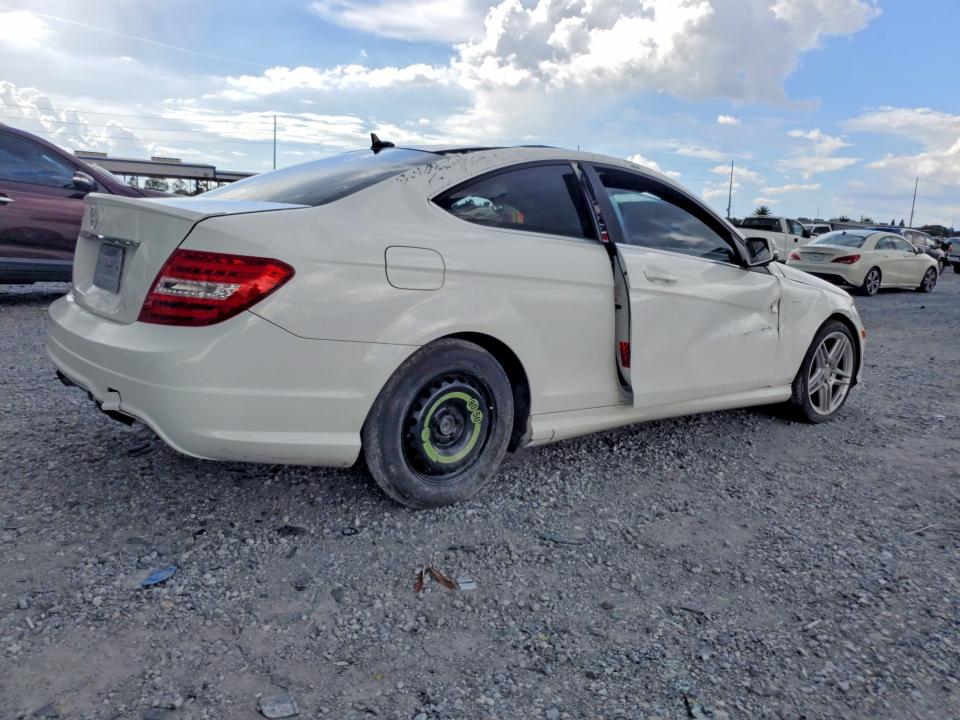 Продаж на аукціоні авто 2014 Mercedes-benz C, vin: WDDGJ4HB2EG200360, номер лоту: 66913136
