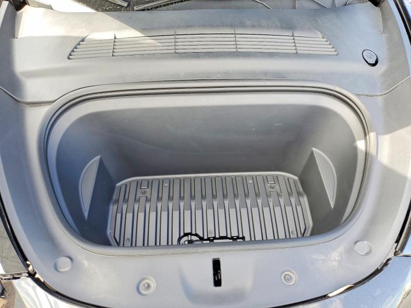 61979016 :رقم المزاد ، 7SAYGDEF9NF393673 vin ، 2022 Tesla Model Y مزاد بيع