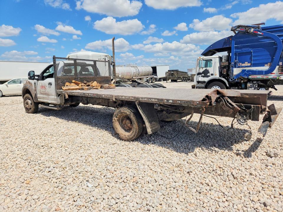 64018126 :رقم المزاد ، 1FDUF5GY2HEB24886 vin ، 2017 Ford F550 مزاد بيع