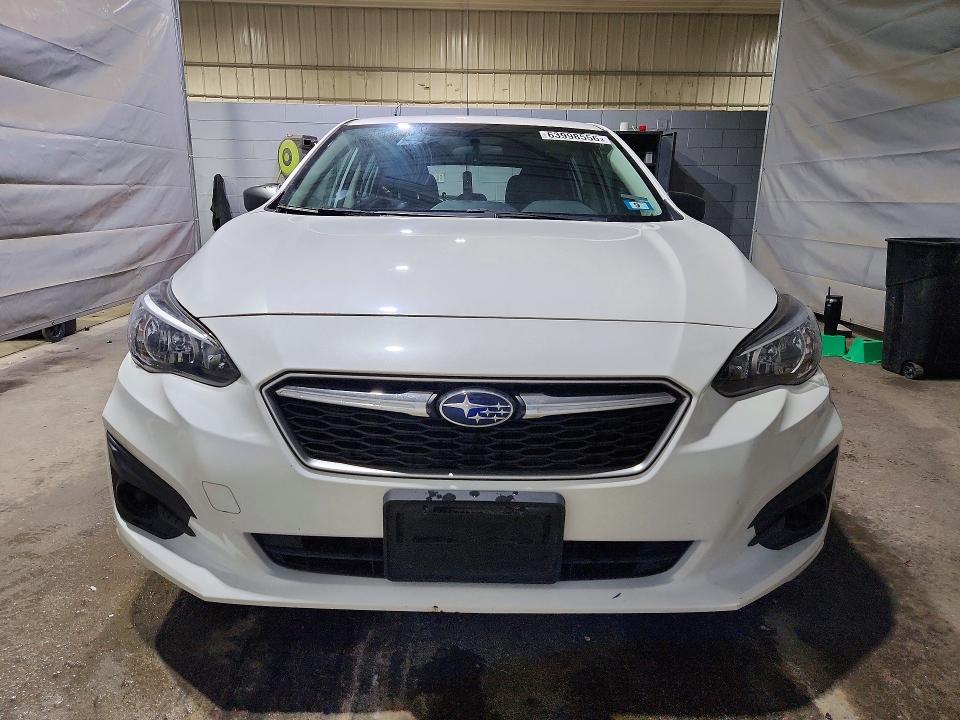 63998556 :رقم المزاد ، 4S3GTAA67J3736254 vin ، 2018 Subaru Impreza مزاد بيع