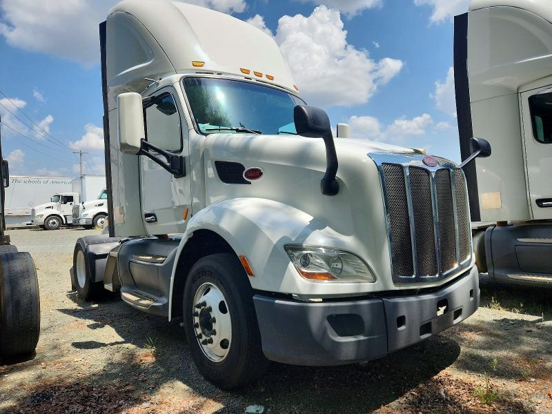 61968106 :رقم المزاد ، 1XPBA48X9JD478313 vin ، 2018 Peterbilt 579 مزاد بيع