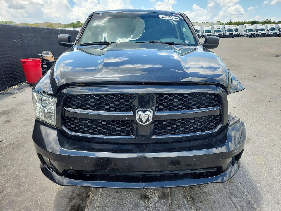 64811216 :رقم المزاد ، 1C6RR7FT1KS568036 vin ، 2019 Ram 1500 Classic مزاد بيع