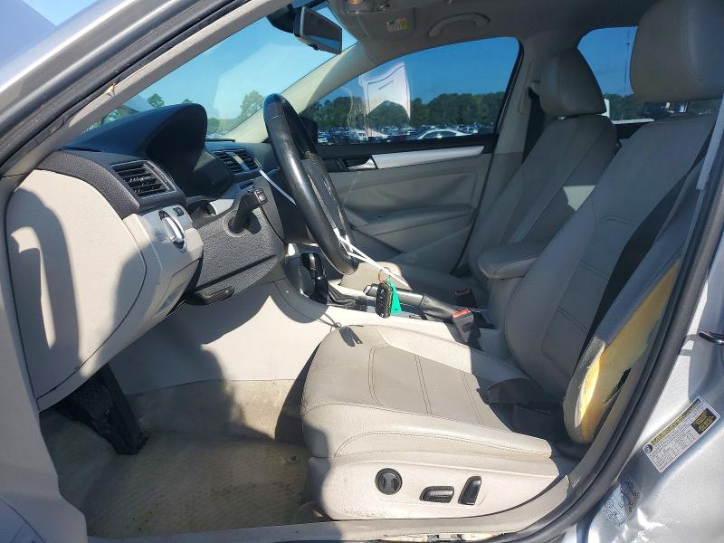 63737826 :رقم المزاد ، 1VWBH7A33CC106090 vin ، 2012 Volkswagen Passat مزاد بيع