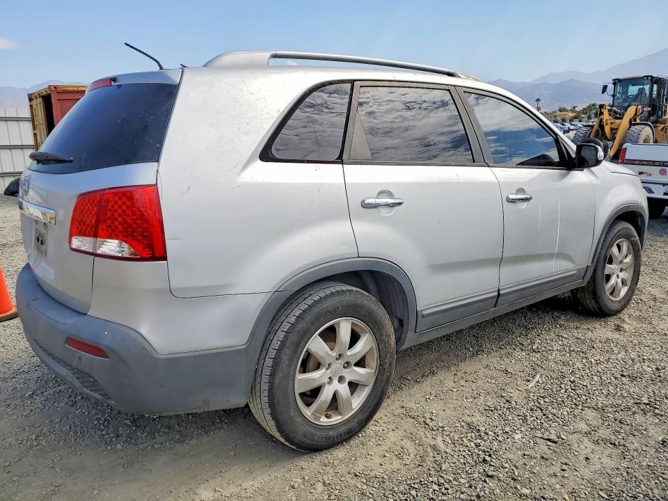 Auction sale of the 2011 Kia Sorento, vin: 5XYKT4A15BG155445, lot number: 64321856