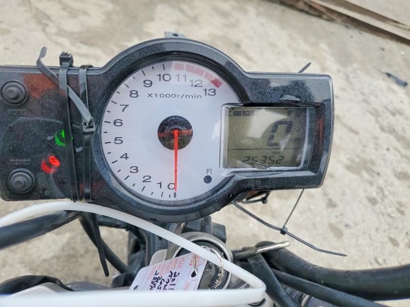 65251926 :رقم المزاد ، JKALEEC1XBDA02881 vin ، 2011 Kawasaki Le650 مزاد بيع