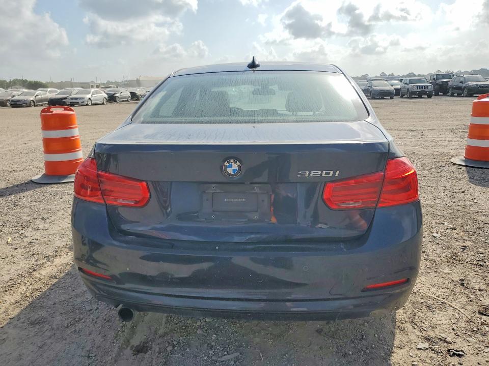 63395266 :رقم المزاد ، WBA8E1G59HNU14966 vin ، 2017 Bmw 320 مزاد بيع
