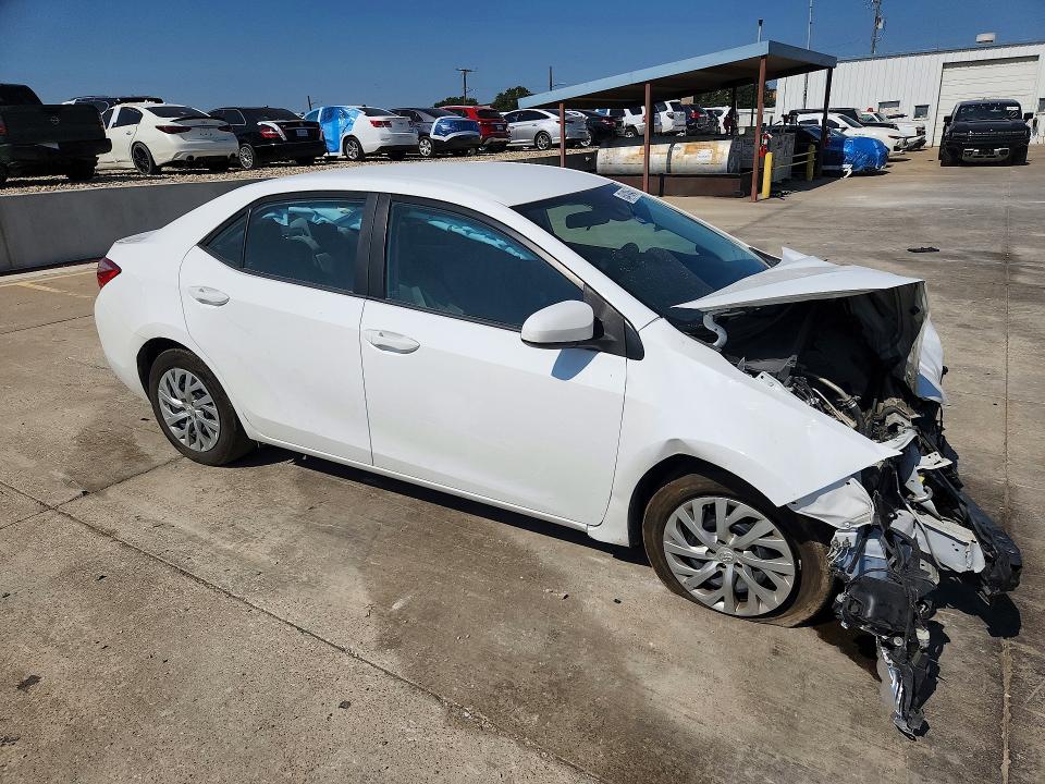 63418846 :رقم المزاد ، 2T1BURHE8JC121321 vin ، 2018 Toyota Corolla مزاد بيع