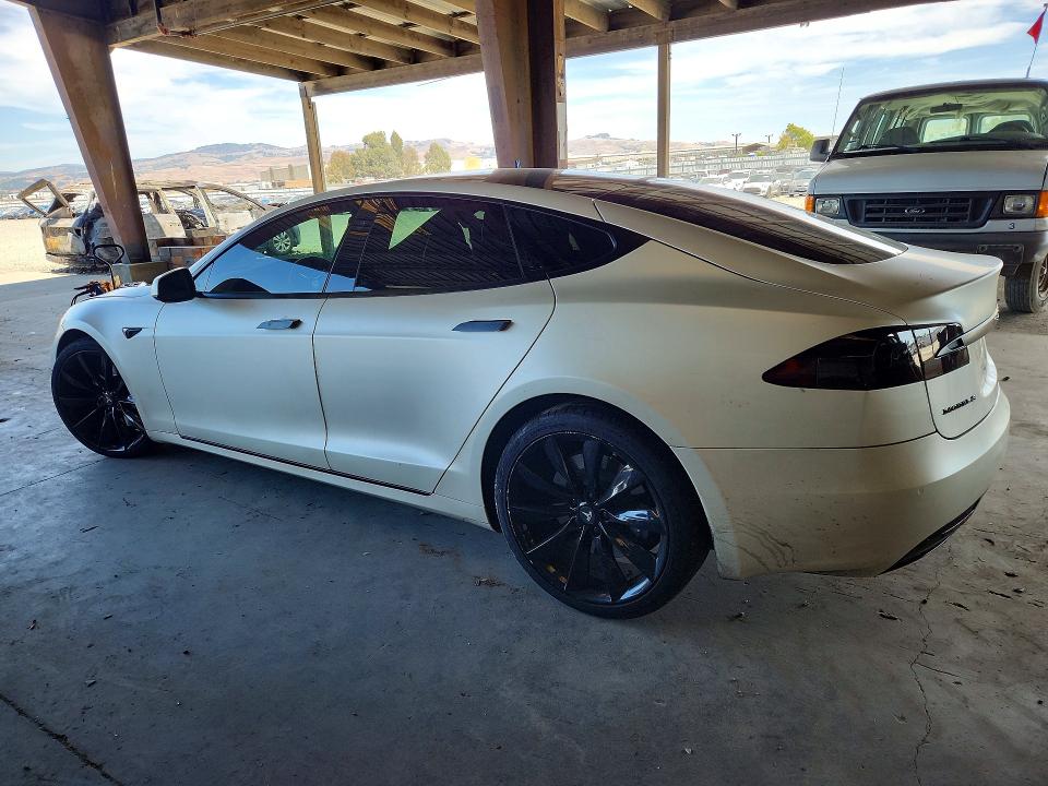 64856896 :رقم المزاد ، 5YJSA1E20HF208219 vin ، 2017 Tesla Model S مزاد بيع