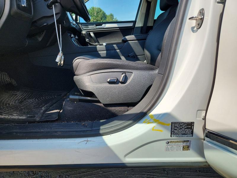 64680076 :رقم المزاد ، WVGEF9BP3GD006425 vin ، 2016 Volkswagen Touareg مزاد بيع