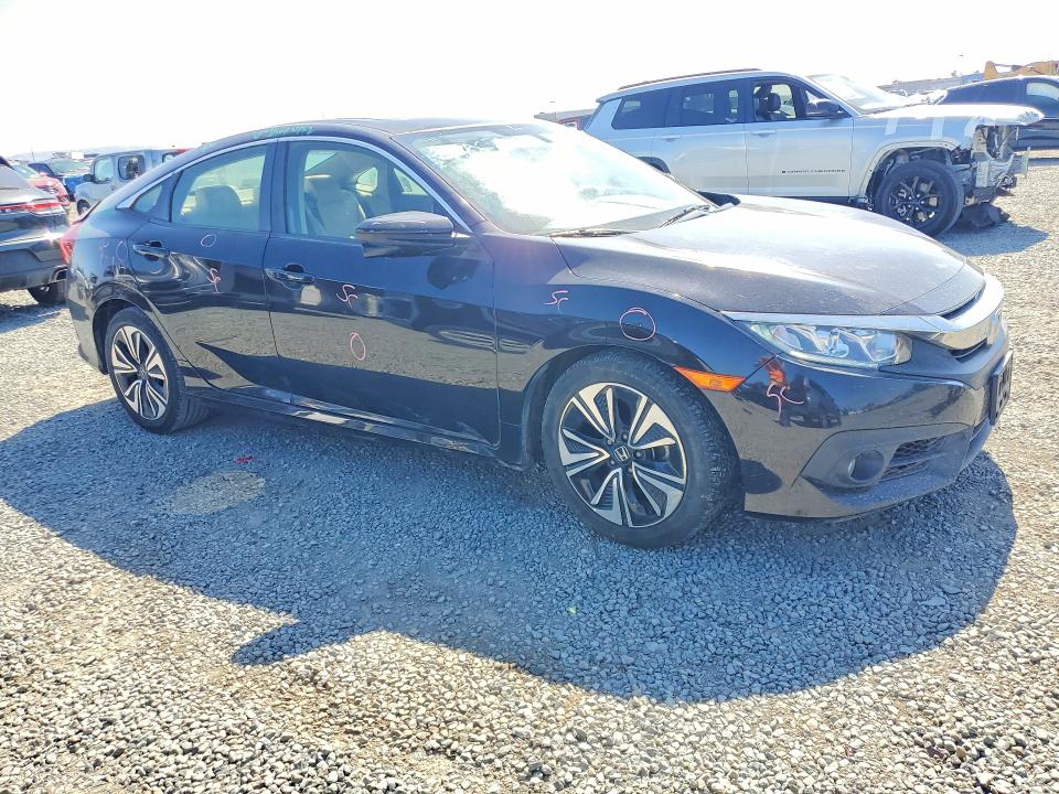 64327946 :رقم المزاد ، JHMFC1F38JX013157 vin ، 2018 Honda Civic مزاد بيع