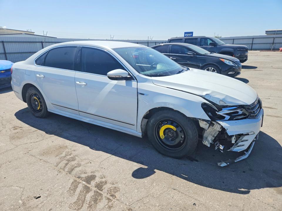 2017 Volkswagen Passat მანქანა იყიდება აუქციონზე, vin: 1VWDT7A31HC072312, აუქციონის ნომერი: 64464216