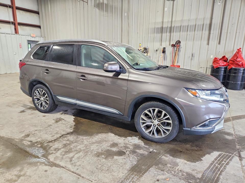 65532796 :رقم المزاد ، JA4AZ3A35HZ012697 vin ، 2017 Mitsubishi Outlander مزاد بيع