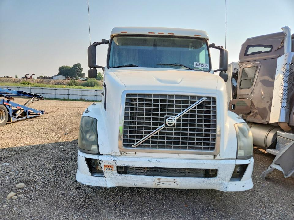 Продажа на аукционе авто 2004 Volvo Vn, vin: 4V4NC9TG94N353151, номер лота: 61803666