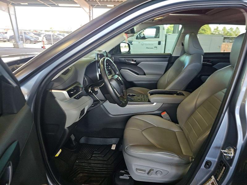 Продажа на аукционе авто 2022 Toyota Highlander, vin: 5TDHZRBHXNS241293, номер лота: 64161786
