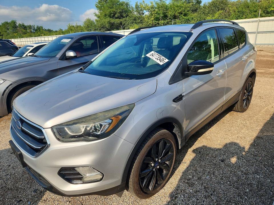 64773546 :رقم المزاد ، 1FMCU0JD5HUB14871 vin ، 2017 Ford Escape مزاد بيع
