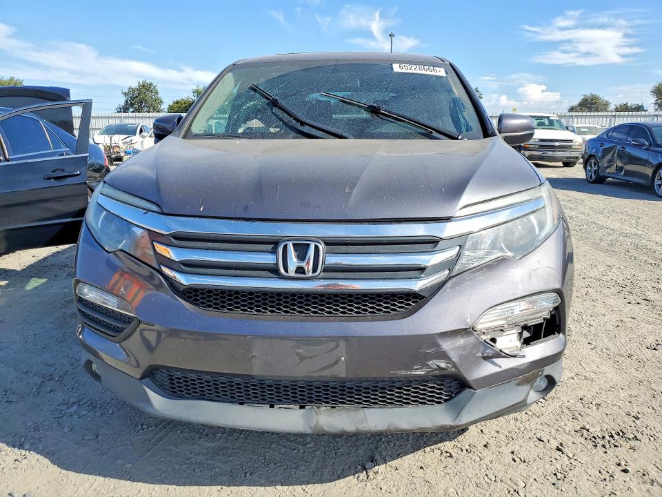 Продаж на аукціоні авто 2018 Honda Pilot, vin: 5FNYF6H51JB027943, номер лоту: 65228666