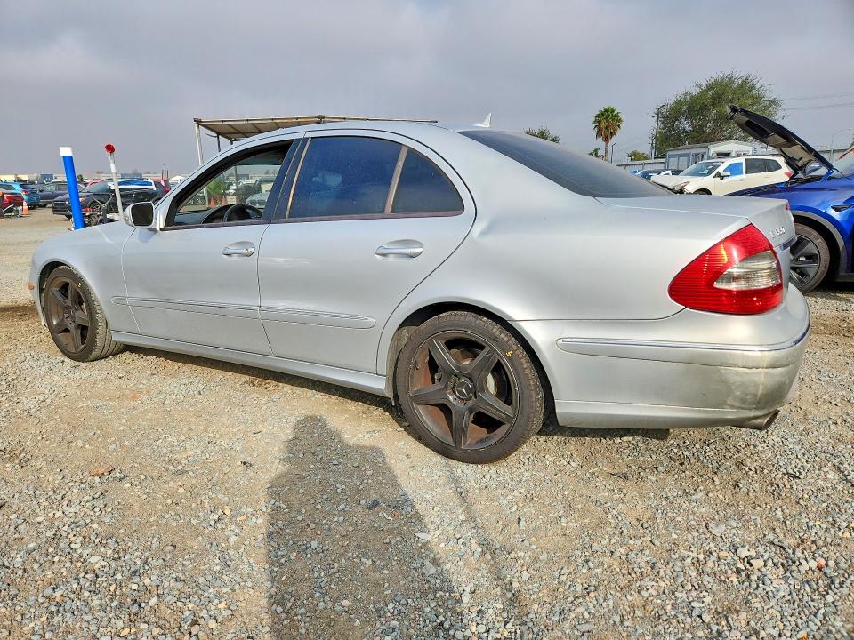 2007 Mercedes-benz E მანქანა იყიდება აუქციონზე, vin: WDBUF56X07B159583, აუქციონის ნომერი: 64495956