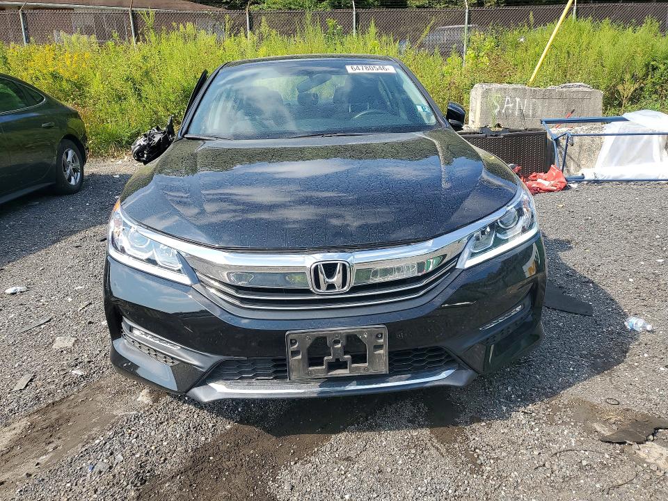 Продаж на аукціоні авто 2017 Honda Accord, vin: 1HGCR2F74HA123519, номер лоту: 64780546