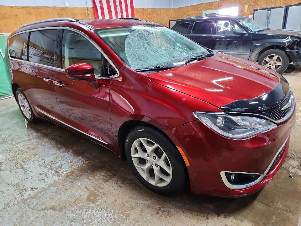 63649916 :رقم المزاد ، 2C4RC1EGXHR660154 vin ، 2017 Chrysler Pacifica مزاد بيع