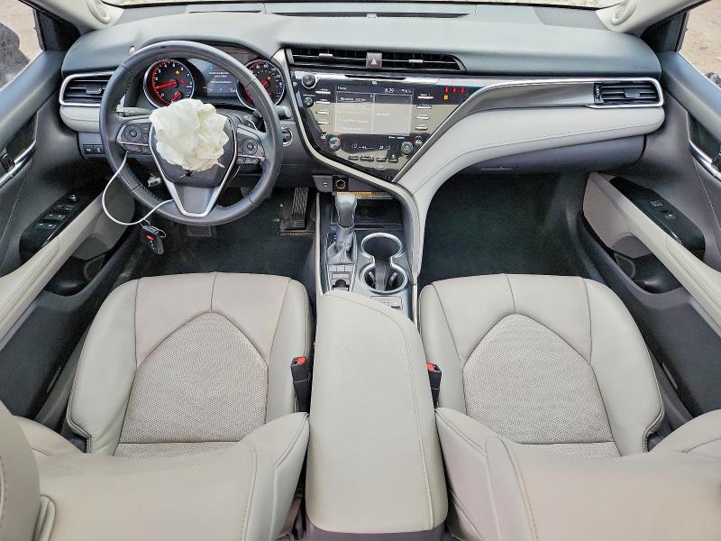 66421496 :رقم المزاد ، 4T1B61HK6JU525363 vin ، 2018 Toyota Camry مزاد بيع
