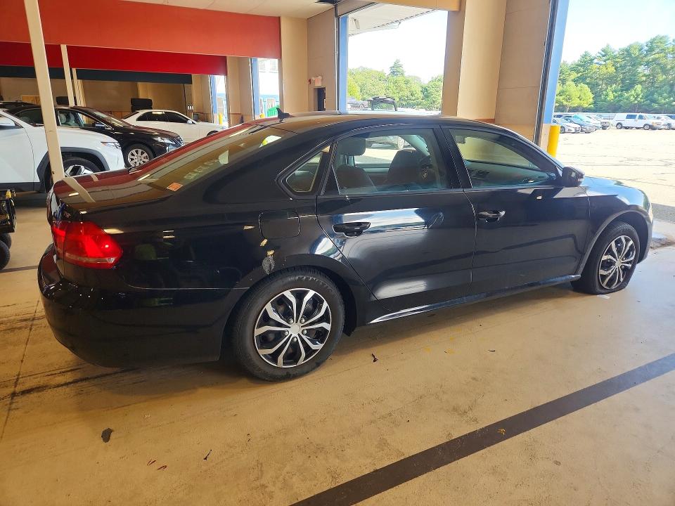 Продажа на аукционе авто 2014 Volkswagen Passat, vin: 1VWAT7A38EC037121, номер лота: 65920446