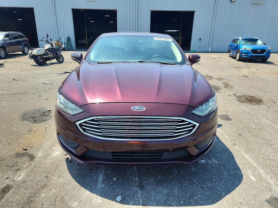 64381056 :رقم المزاد ، 3FA6P0HD6HR303704 vin ، 2017 Ford Fusion مزاد بيع