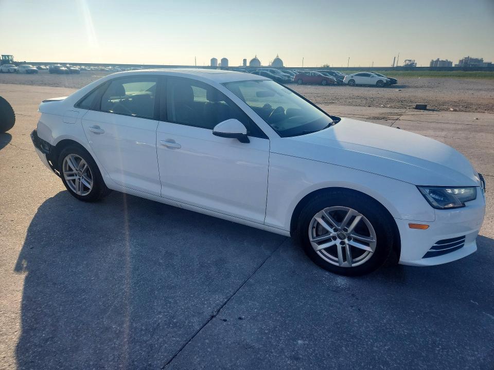 Продаж на аукціоні авто 2017 Audi A4, vin: WAUGNAF49HN022249, номер лоту: 63687386