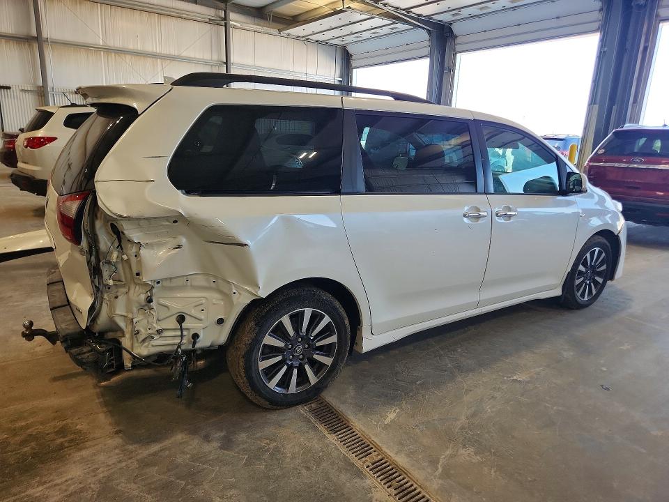 2018 Toyota Sienna მანქანა იყიდება აუქციონზე, vin: 5TDDZ3DC0JS196789, აუქციონის ნომერი: 64243846