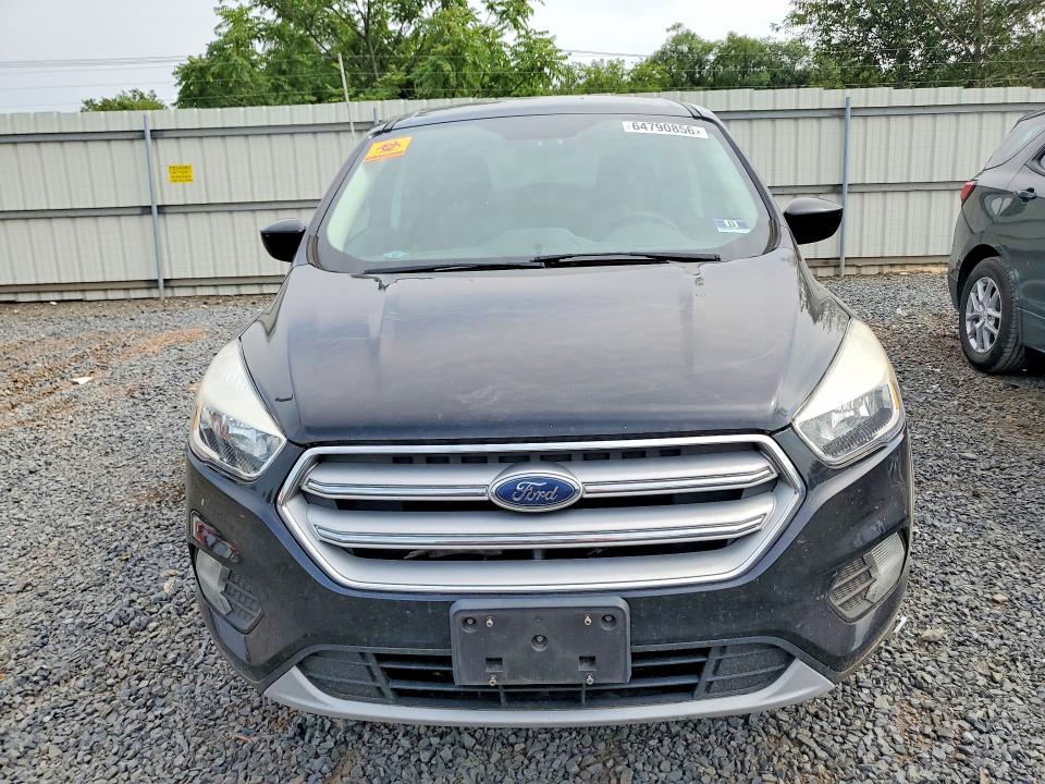 64790856 :رقم المزاد ، 1FMCU0GD5KUA10315 vin ، 2019 Ford Escape مزاد بيع