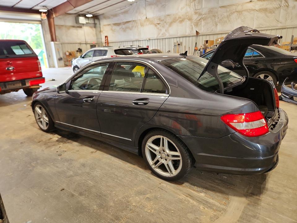 64800316 :رقم المزاد ، WDDGF8BB9BR185518 vin ، 2011 Mercedes-benz C مزاد بيع