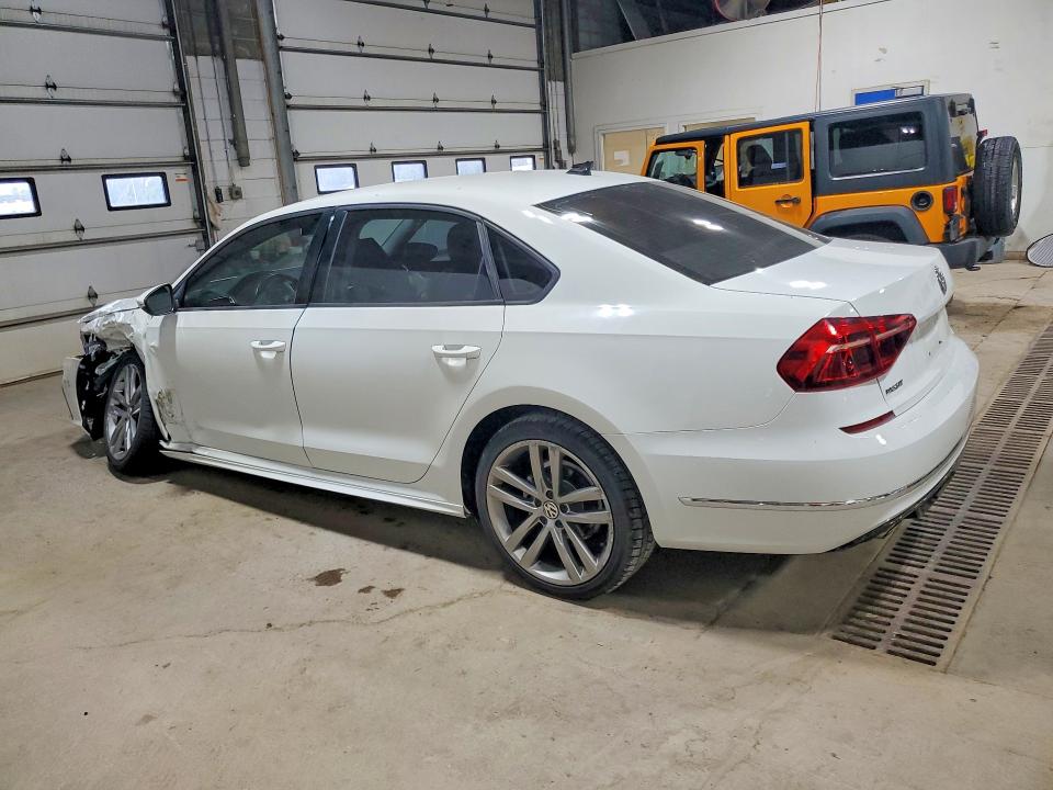 65161586 :رقم المزاد ، 1VWAA7A39JC028363 vin ، 2018 Volkswagen Passat مزاد بيع