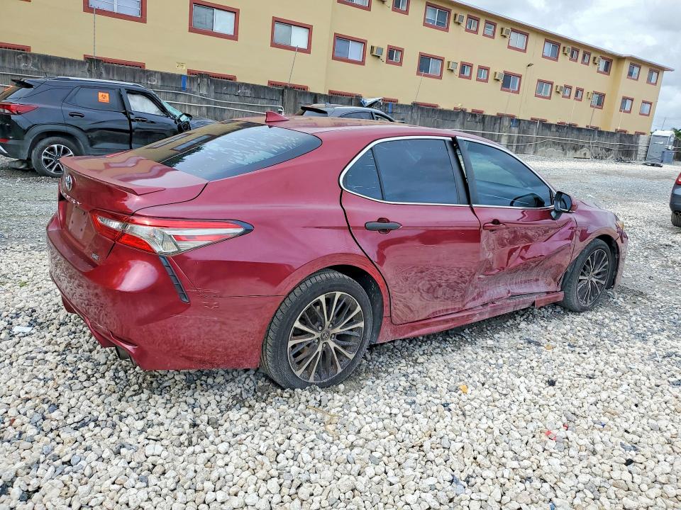 2018 Toyota Camry მანქანა იყიდება აუქციონზე, vin: 4T1B11HK9JU621499, აუქციონის ნომერი: 63427116