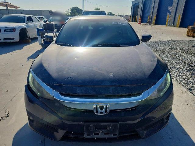 63028686 :رقم المزاد ، 19XFC1F79HE015613 vin ، 2017 Honda Civic مزاد بيع