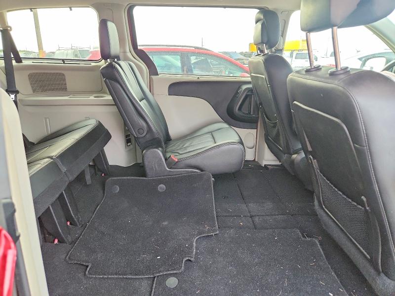 65941706 :رقم المزاد ، 2C4RC1BG3FR697368 vin ، 2015 Chrysler Town & Country مزاد بيع