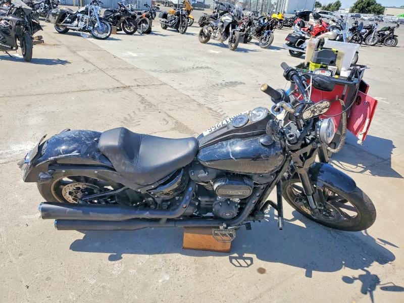 63917256 :رقم المزاد ، 1HD1YWK23MB056635 vin ، 2021 Harley-davidson Fxlrs مزاد بيع