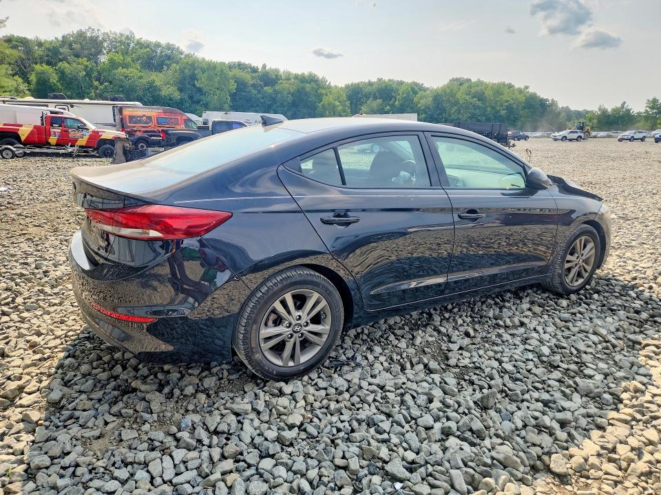 65313456 :رقم المزاد ، 5NPD84LF3JH285699 vin ، 2018 Hyundai Elantra مزاد بيع