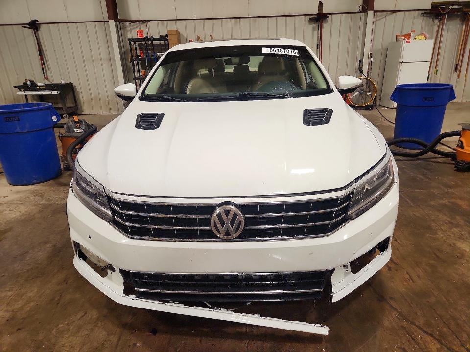 Продаж на аукціоні авто 2017 Volkswagen Passat, vin: 1VWCT7A31HC068918, номер лоту: 66457076