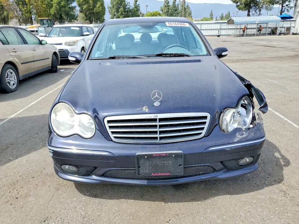 65184906 :رقم المزاد ، WDBRF52H06A869656 vin ، 2006 Mercedes-benz C مزاد بيع