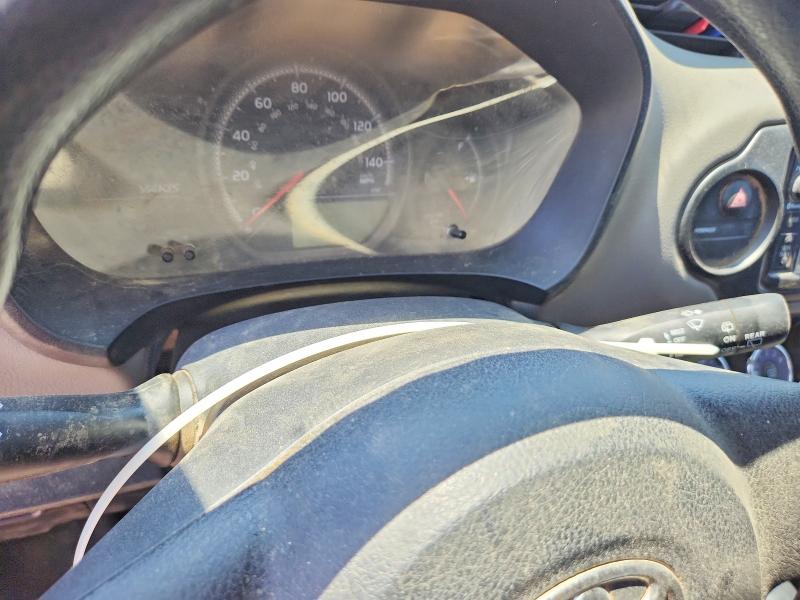 63909726 :رقم المزاد ، VNKKTUD3XFA043265 vin ، 2015 Toyota Yaris مزاد بيع