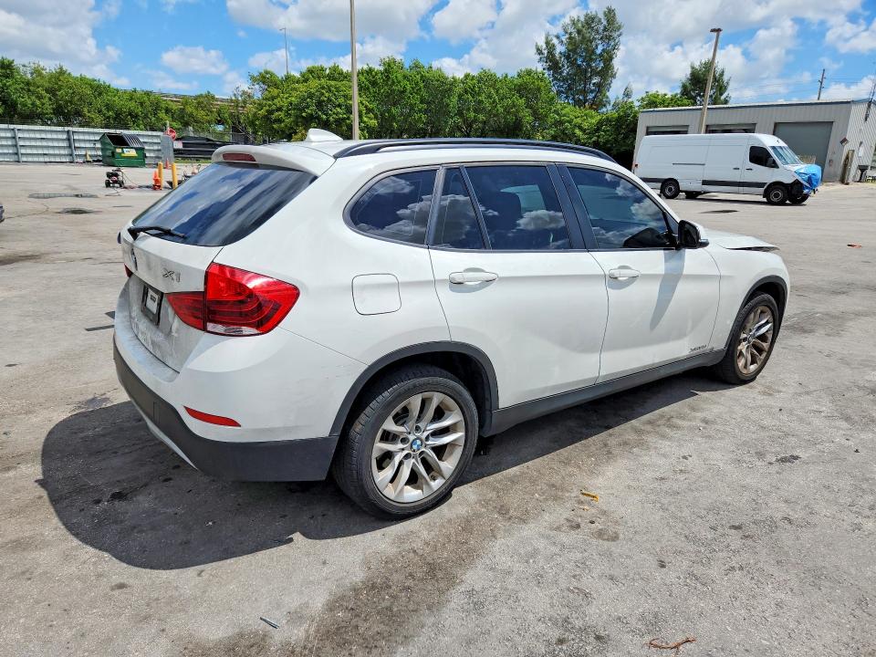 2015 Bmw X1 მანქანა იყიდება აუქციონზე, vin: WBAVL1C56FVY35328, აუქციონის ნომერი: 67076096
