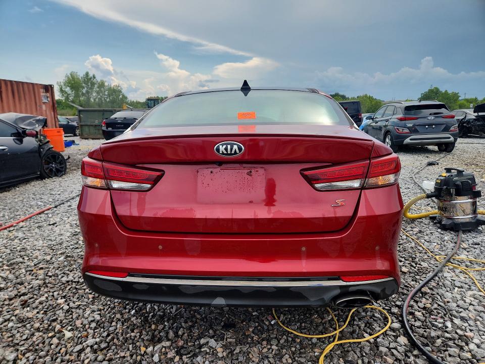 2018 Kia Optima მანქანა იყიდება აუქციონზე, vin: 5XXGT4L30JG236053, აუქციონის ნომერი: 64611086