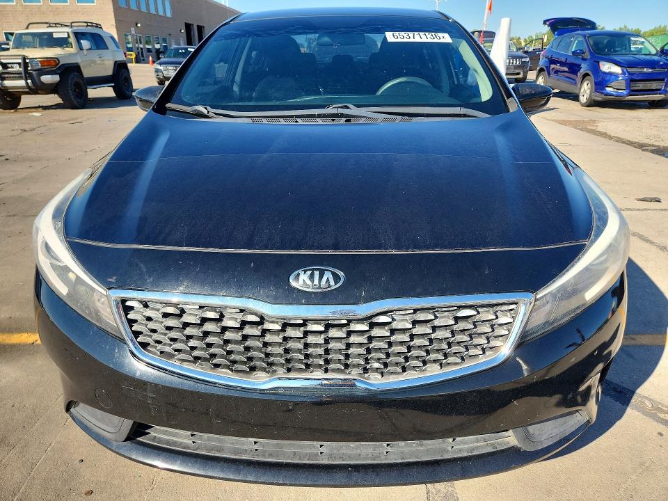 65371136 :رقم المزاد ، 3KPFK4A71JE168231 vin ، 2018 Kia Forte مزاد بيع